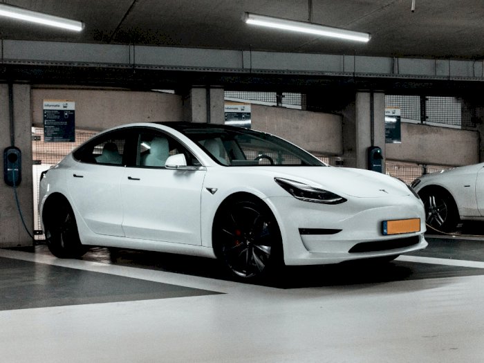Ingin Lebih Bersaing, Mobil Tesla Besutan China Bakal Dibanderol Rp300 Jutan Saja!
