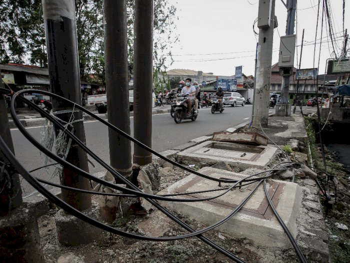 FOTO: Penataan Kabel Semrawut di Jakarta