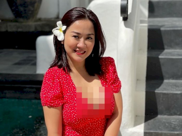 Tante Ernie Goyang TikTok Pakai Baju Tertutup, Netizen: Yang Jedag Jedug Dong Tante!