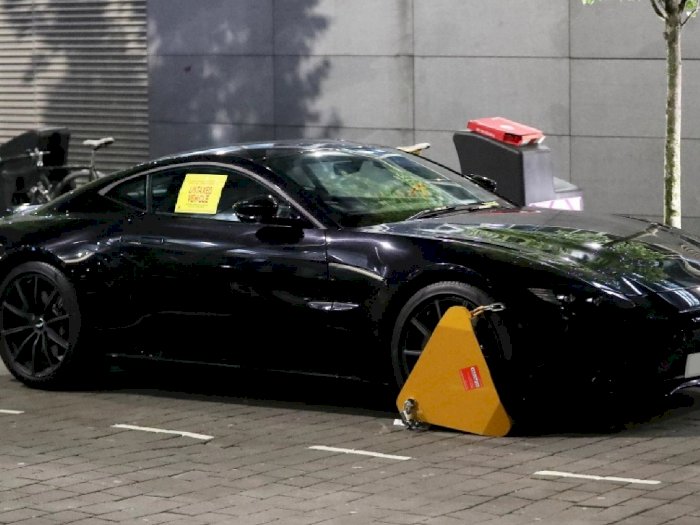 Mobil Aston Martin Milik David De Gea Digembok Polisi Gara-Gara Belum Bayar Pajak!
