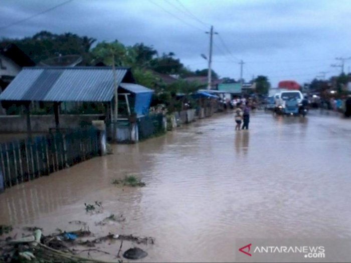 Hujan Deras Semalaman, 4 Desa di Madina Terendam Banjir, Ratusan Warga Mengungsi