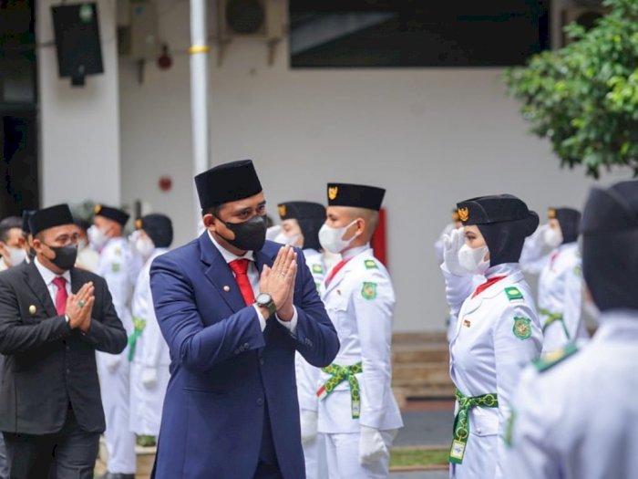 Walkot Bobby Kukuhkan 42 Pelajar SMA Anggota Paskibraka Kota Medan 2021