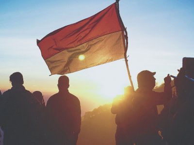 10 Puisi Kemerdekaan Indonesia Menyentuh Hati untuk HUT RI Ke-77