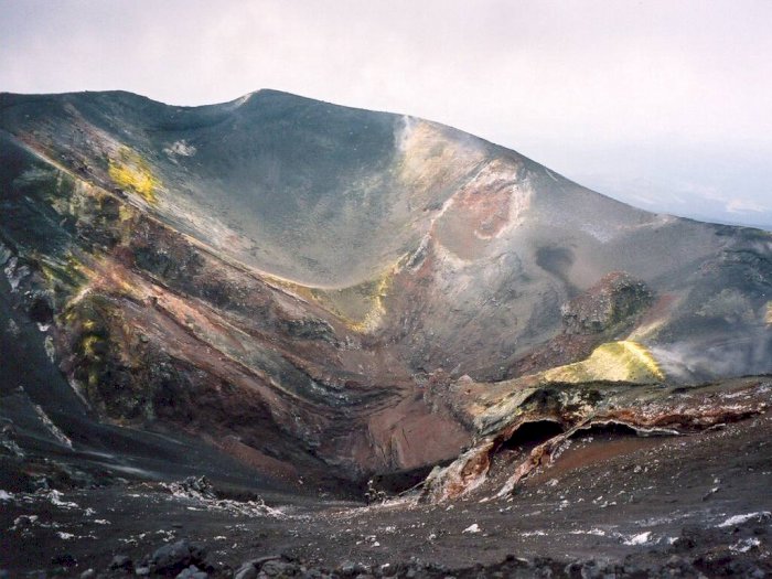 Gunung Etna Dilaporkan 'Tambah Tinggi' Hingga 30 Meter!