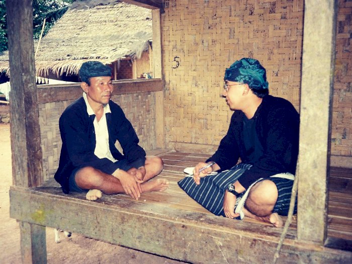 Tak Cuma Pakai Pakaian Adat, Fadli Zon Juga Bercengkrama dengan Masyarakat Baduy