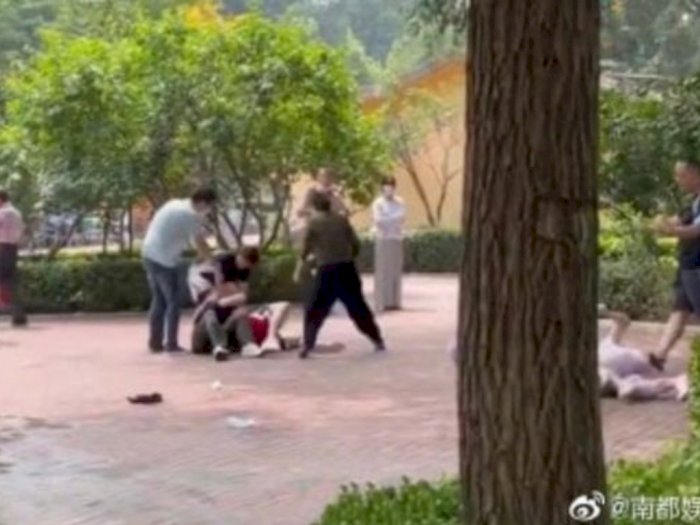 2 Pengunjung Kebun Binatang di Beijing Bertengkar Hanya Gegara Sepele