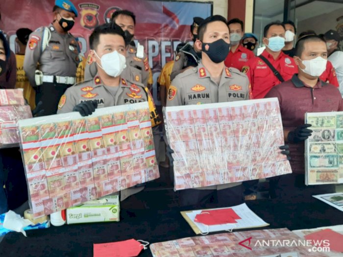 Polisi Amankan Dukun Pengganda Uang di Bogor, Uang Palsu Rp1,5 Miliar Ikut Disita