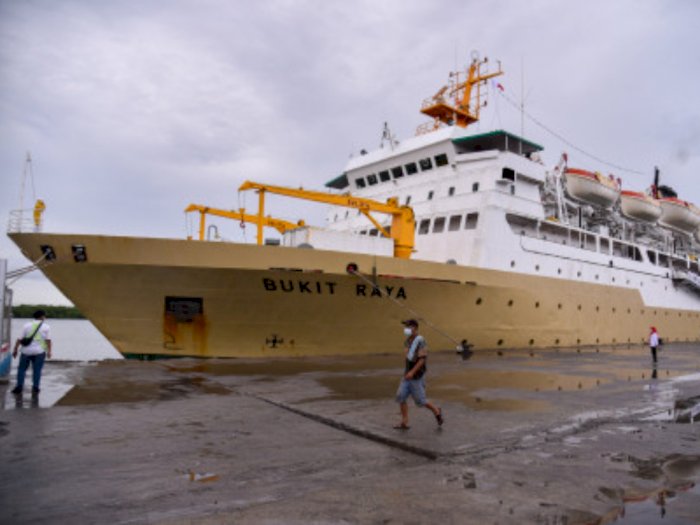 Kapal Pelni KM Bukit Raya untuk Tempat Isolasi Covid-19 Tiba di Pelabuhan Belawan Medan