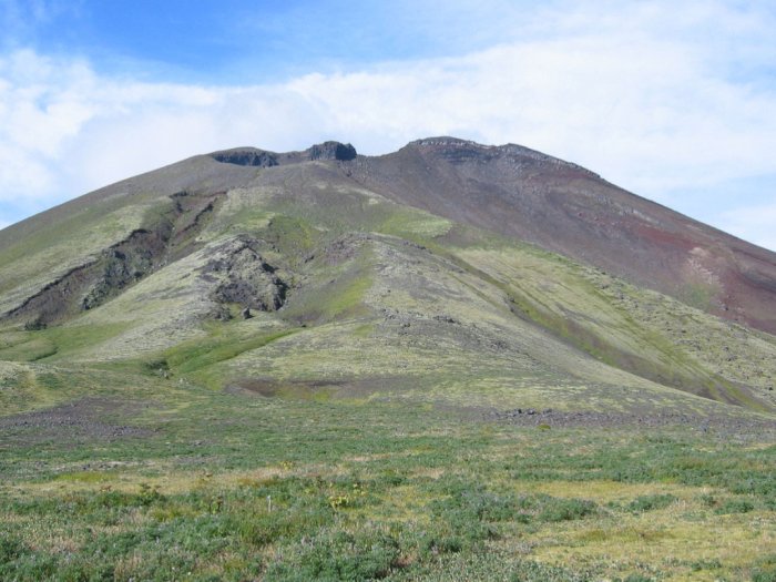 Kejadian Langka, 3 Gunung Berapi di Alaska Meletus Secara Bersamaan!