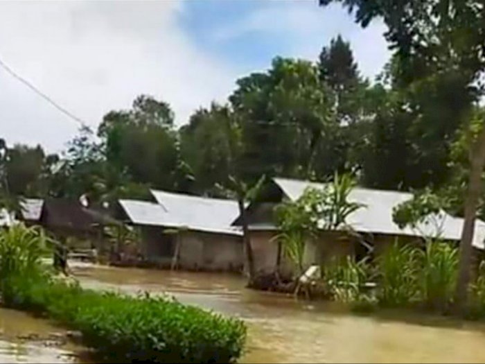 Ratusan Rumah di Nias Terendam Banjir, 500 Kepala Keluarga Mengungsi