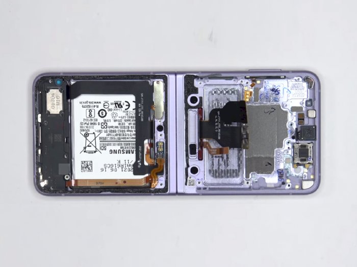 Begini Komponen Bagian Dalam dari Samsung Galaxy Z Flip3 Terbaru!