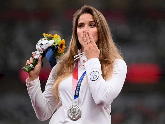 Atlet Lempar Lembing Ini Lelang Medali Perak Olimpiade Tokyo 2020 demi Selamatkan Bayi