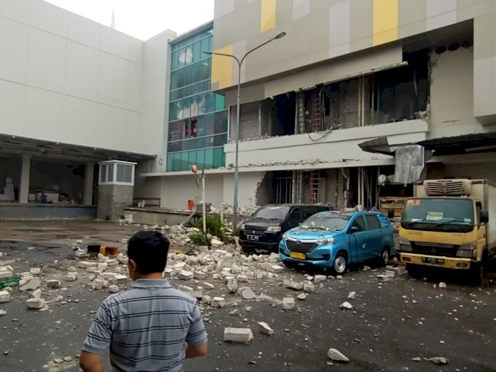 Heboh Ledakan di Margo City Depok, Ternyata Atap Roboh