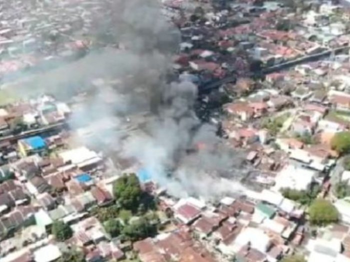 Emak-emak Lupa Matikan Kompor karena Asyik Nge-Ghibah Bareng Tetangga, 95 Rumah Terbakar