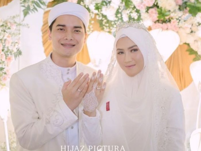 Henny Rahman Dipuji Usai Pamer Foto Cantik Pakai Gaun Pengantin saat Dinikahi Alvin Faiz