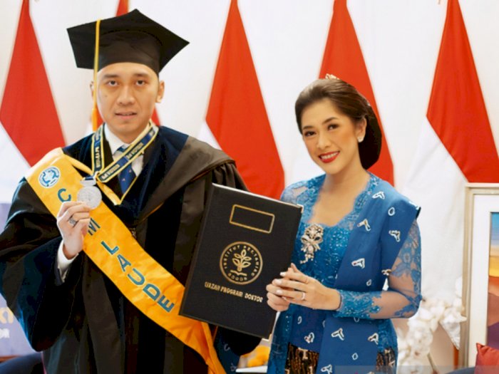 Edhie Yudhoyono Wisuda Doktor, Meraih Predikat  Cumlaude