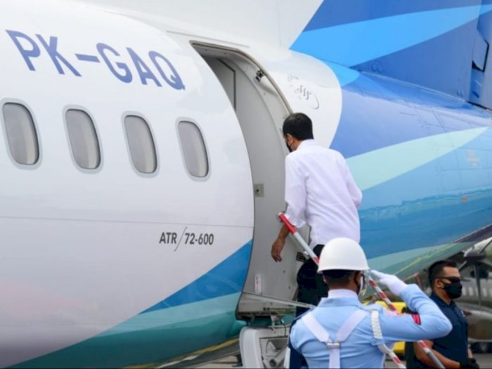 Jokowi Gunakan Pesawat ATR Kunjungi Cirebon, Tinjau Vaksinasi dan Resmikan Bendungan