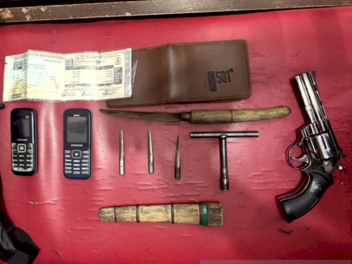 Gunakan Pistol Mainan, Dua Pencuri Kendaraan di Mataram Ditangkap Polisi
