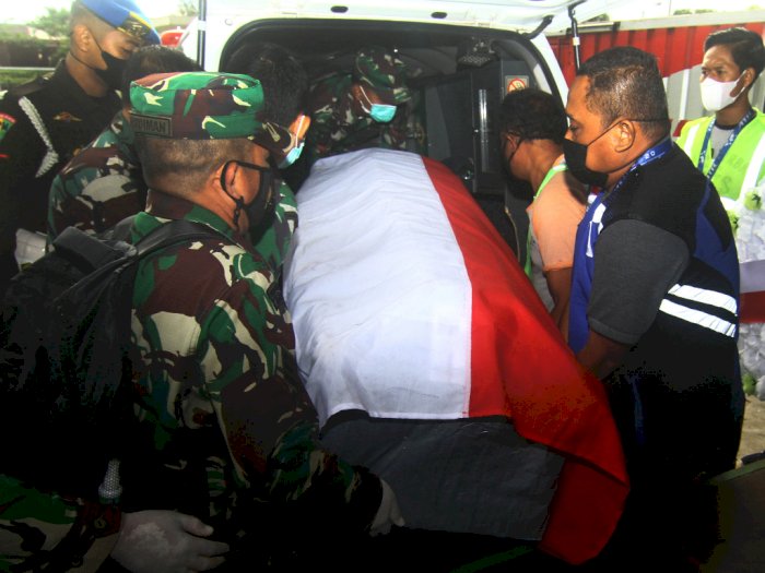 FOTO: Kedatangan Jenazah Prajurit TNI dari Papua