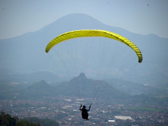 FOTO: Kejuaraan Paragliding Trip Of Indonesia Seri 1