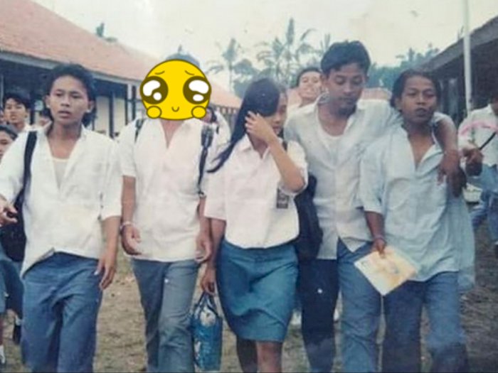 Viral Foto Jadul Rombongan Anak SMA 1994, Netizen Salfok yang Pakai Topi: Mukanya 'Modern'