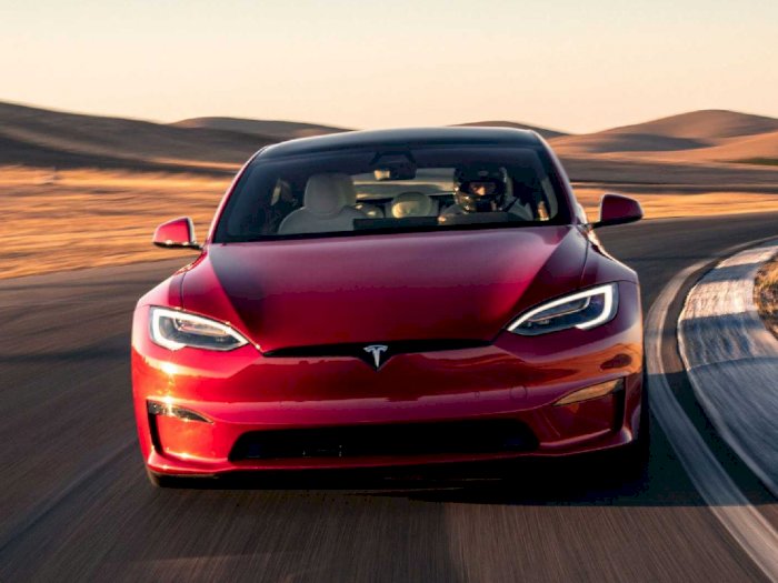 Tesla Model S Plaid Cetak Rekor di Nurburgring, Jadi Mobil Listrik Produksi Tercepat!