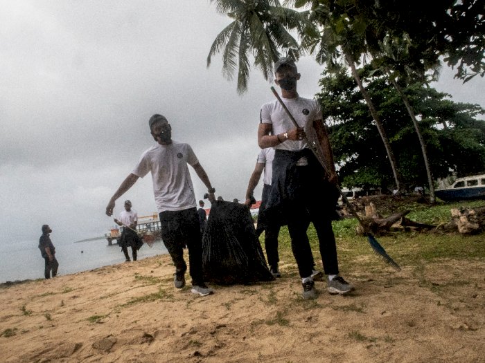 FOTO: Aksi Bersih Pantai Juanga