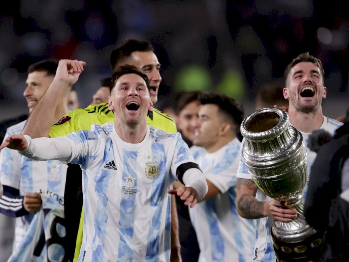 Bikin Sakit Hati, Pele Sebut Kaki Lionel Messi Lemah hingga Tak Bisa Menyundul