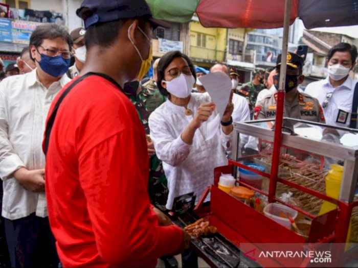 Pemerintah Beri Bantuan Uang Tunai pada Pedagang Kaki Lima Terdampak PPKM di Medan