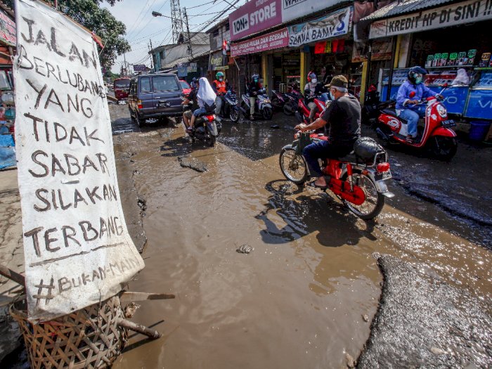 FOTO: Jalan Rusak di Kabupaten Bogor