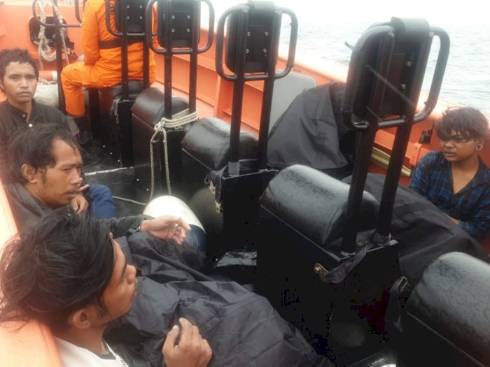 Kapal Nelayan Tenggelam di Perairan Teluk Jakarta, 4 Orang Hilang