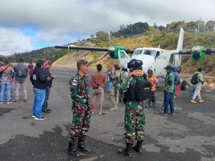 3 Kru Pesawat Kargo yang Jatuh di Papua Dimakamkan di Kampung Halamannya