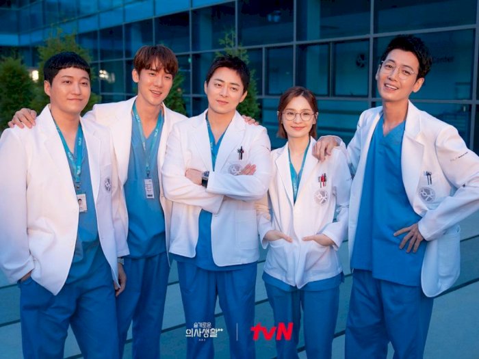 Sedih Dramanya Berakhir, Para Pemeran Hospital Playlist 2 Ucapkan Selamat Tinggal