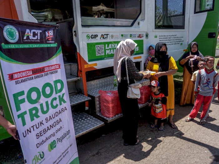 FOTO: Aksi Berbagi Makanan Dengan Food Truck di Pekalongan