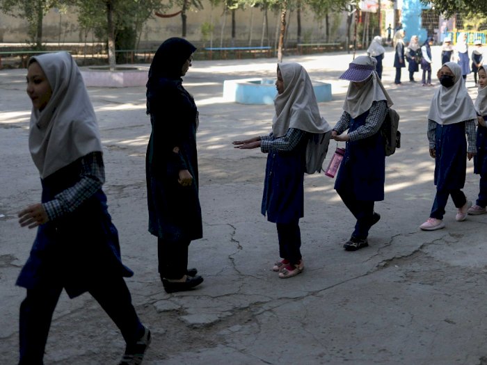 FOTO: Anak-anak Mulai Masuk Sekolah di Afghanistan, Perempuan dan Laki-laki Dipisah