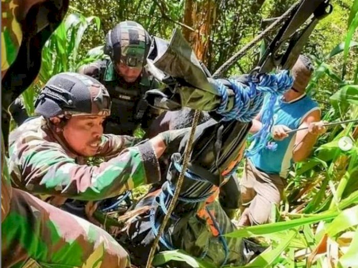 Evakuasi Jenazah Suster Gabriela Maelani, Teroris KKB Tembaki TNI-Polri