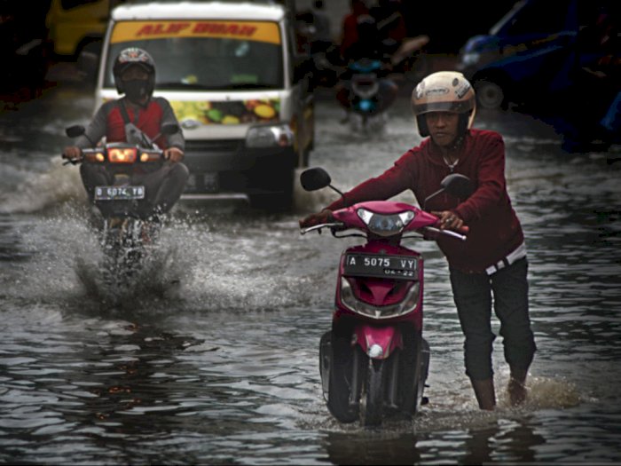 BMKG: Belasan Provinsi Hadapi Potensi Hujan Lebat yang Bisa Menyebabkan Banjir