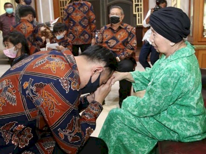 Hadiri Prosesi Pemakaman Ibu Mertua, SBY Bertolak ke Purworejo Bersama AHY