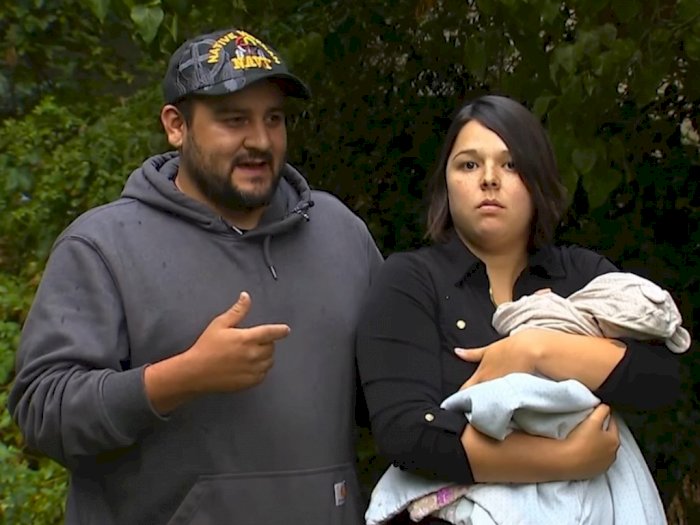 Wanita Ini Terkejut Setelah Diusir dari Restoran Cuma karena Menyusui Bayinya