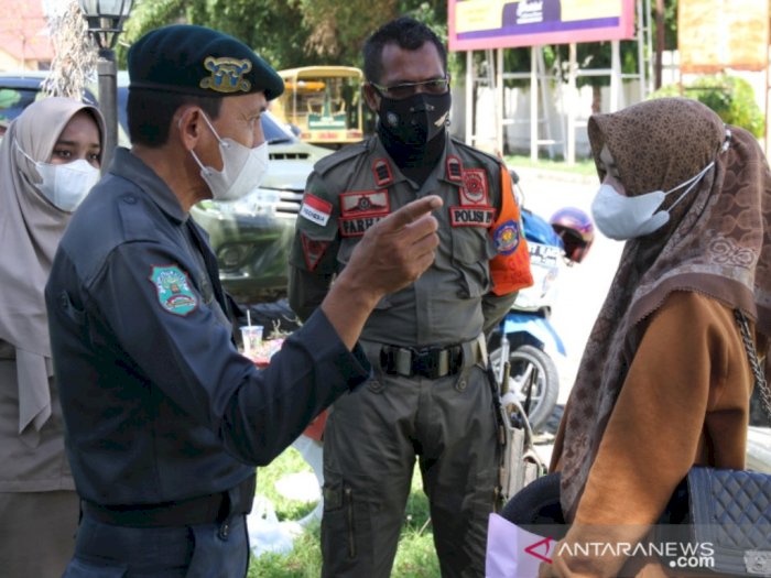 Polisi Amankan Puluhan Warga yang Pakai Busana  Ketat di Aceh Barat