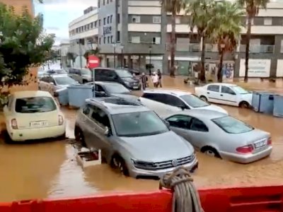 Banjir di Spanyol Rendam Pusat Perbelanjaan dan Puluhan Mobil