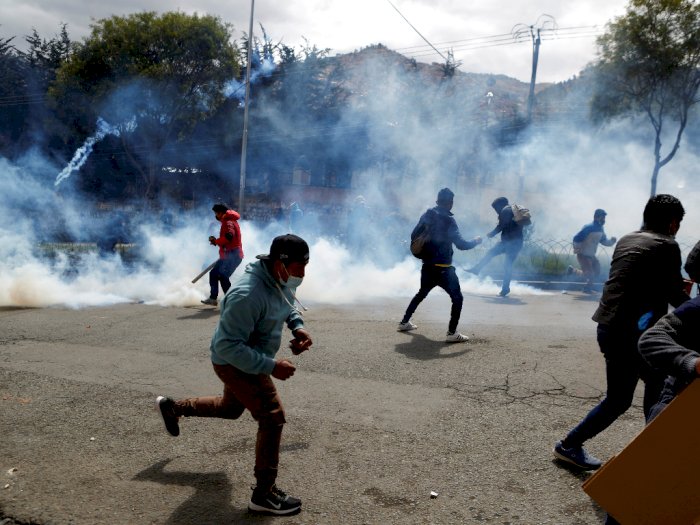 FOTO: Bentrokan Petani Koka dan Polisi di Bolivia