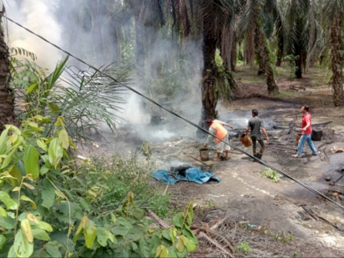 Drum Bocor, Dapur Minyak Mentah di Langkat Terbakar