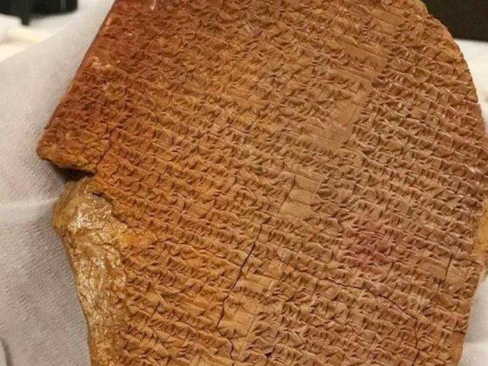 Tablet Epos Gilgames Berusia 3.500 Tahun Dikembalikan  AS ke Irak Usai 30 Tahun Dicuri