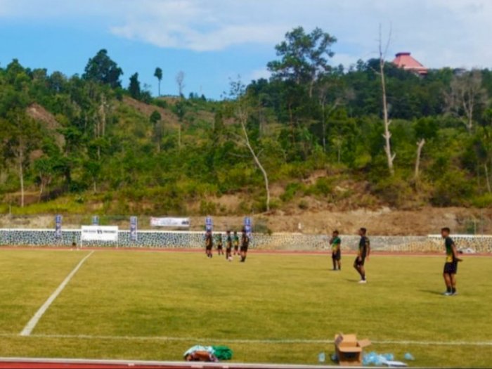 Tim Sepak Bola Sumut Uji Coba Lapangan Stadion  Mahacandra untuk PON Papua