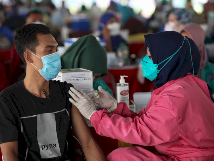 FOTO: Serbuan Vaksinasi COVID-19 di Surabaya