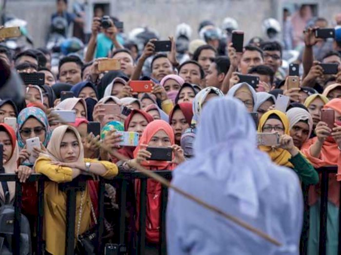 Cewek Aceh Pingsan Usai Dicambuk 100 Kali, Divonis Berhubungan Badan Tanpa Ikatan Nikah 
