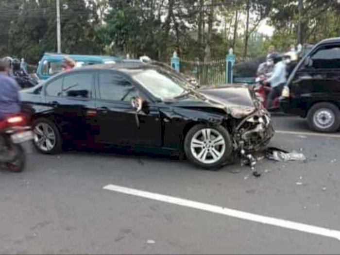 Terungkap! Penyebab Kecelakaan BMW di Cisarua: Ternyata Kecelakaan Beruntun