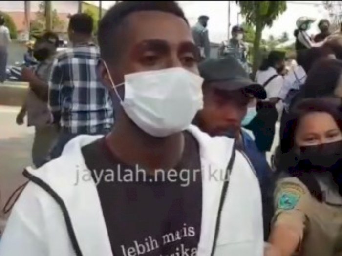 Sosok Hermanus, Pemuda yang Dapat Jaket Jokowi, Rela Disengat Panas saat Tunggui Jokowi