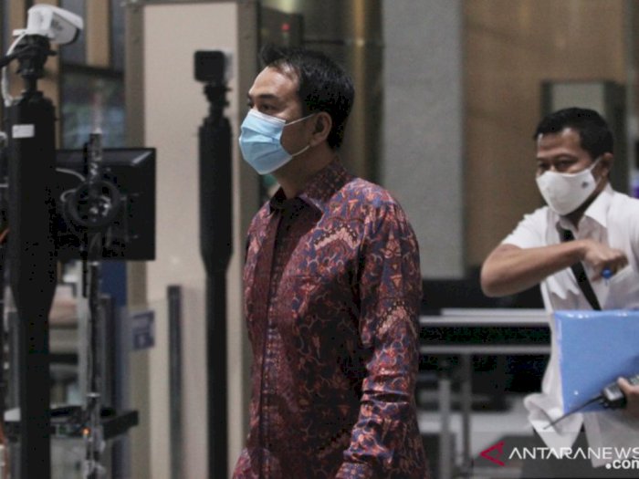 Azis Syamsuddin Disebut Punya 8 Orang untuk Amankan Kasus di KPK